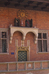The musical clock in the courtyard sees key figures from the College's history parade in solemn procession on the hour